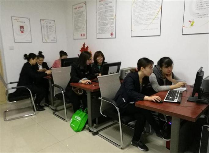 pp电子新闻“新形象，新征程”